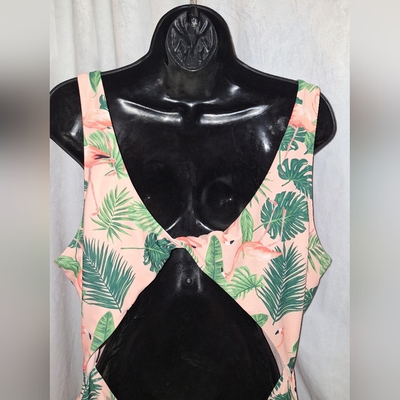 Tropical Flamingo Print Swimsuit - Picture 5 of 14